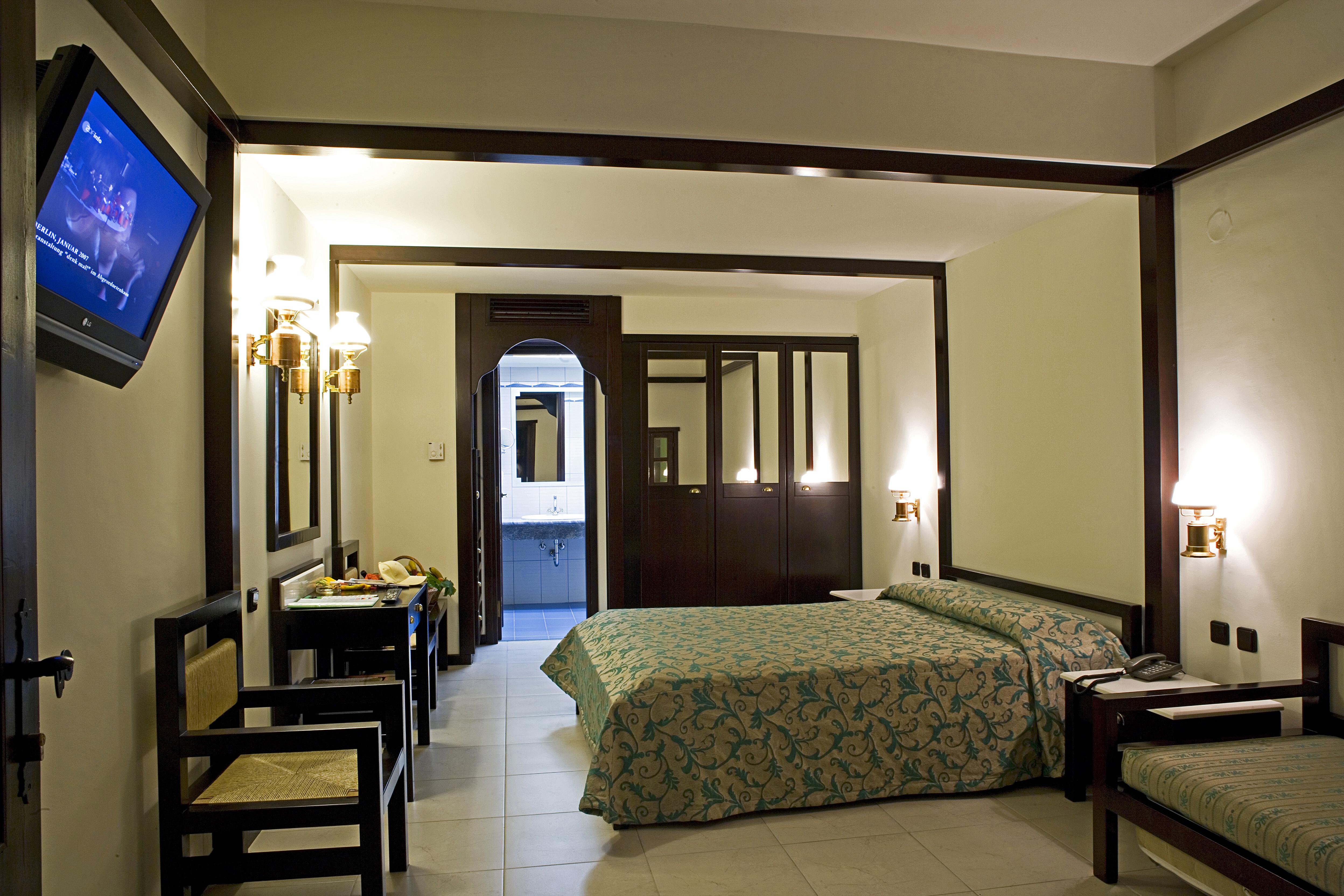 Simantro Resort Sani  Extérieur photo A room at the hotel